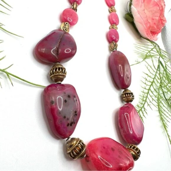 NEW⚜️Pink Geode Gemstone Beaded Necklace - Picture 3 of 4